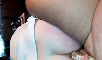 Член и два дилдо трахают влагалище и анал русской женщины